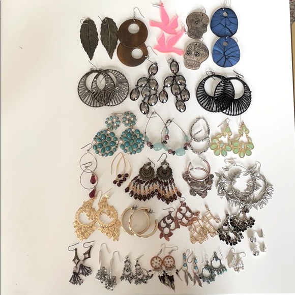 Earring lot bundle 30 pairs - Picture 1 of 7